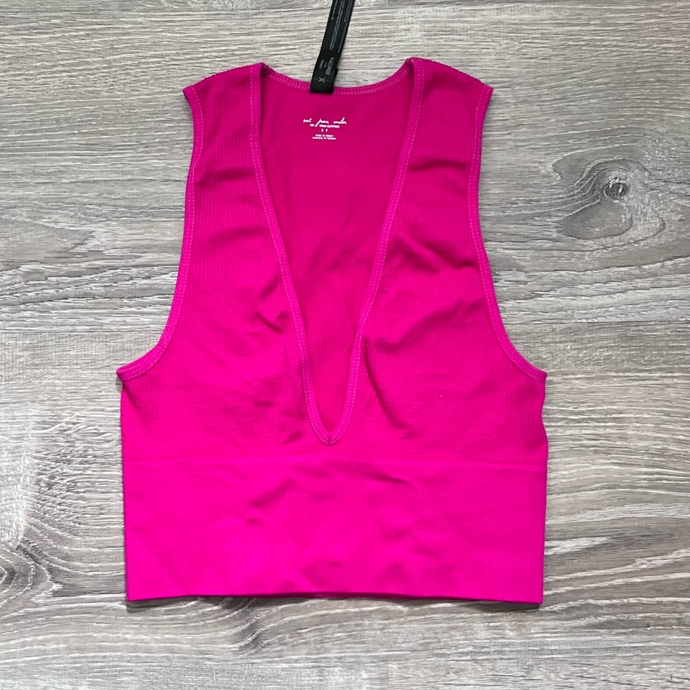 Out From Under Hailey Seamless Plunge Cropped Tank Top